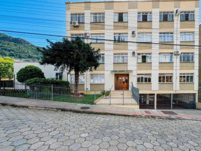 Apartamento com 81m², 2 quartos, no bairro Trindade em Florianópolis