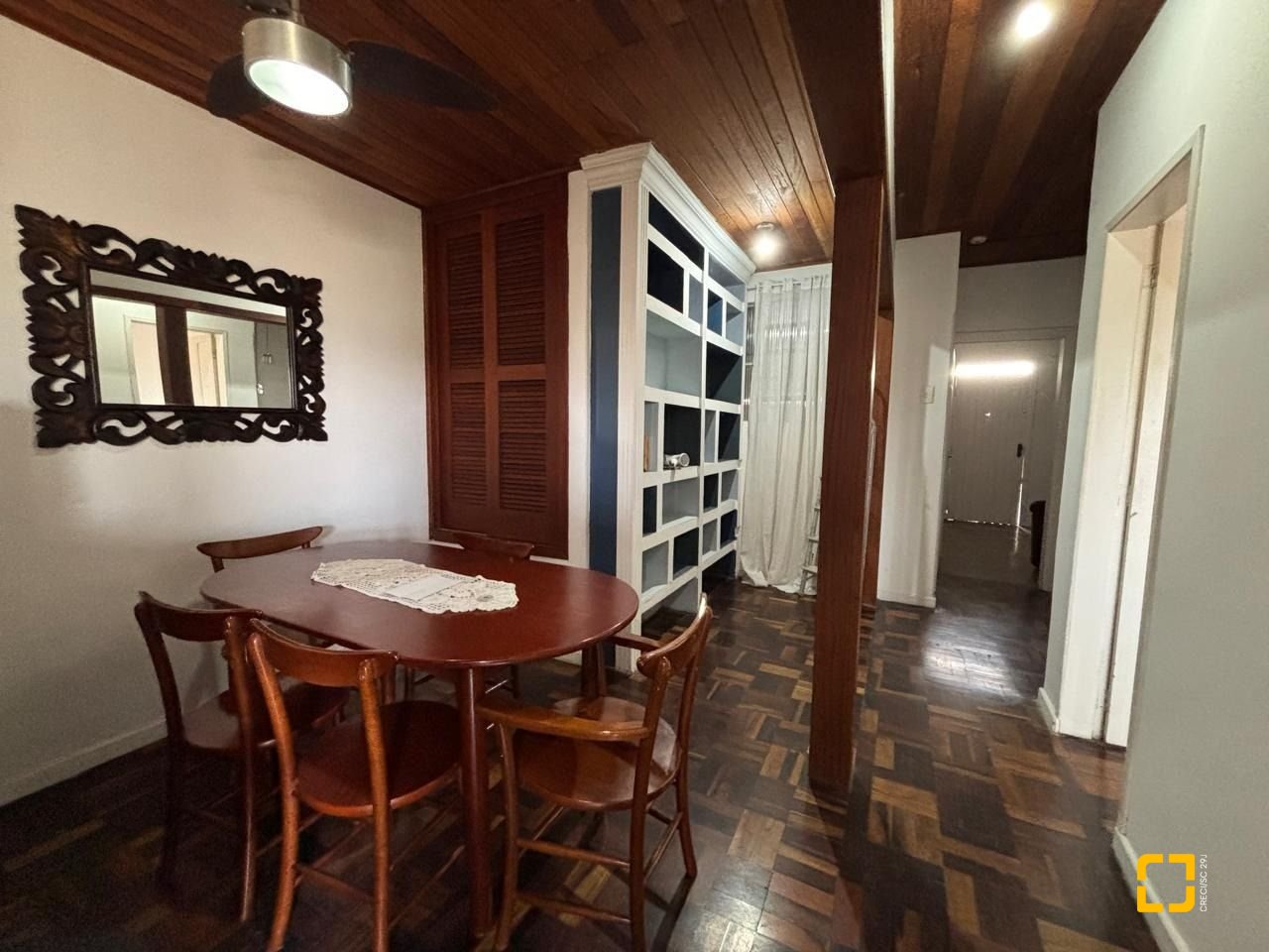 Casa com 107m², 4 quartos (sendo 1 suíte), 1 garagem, no bairro Centro em Florianópolis