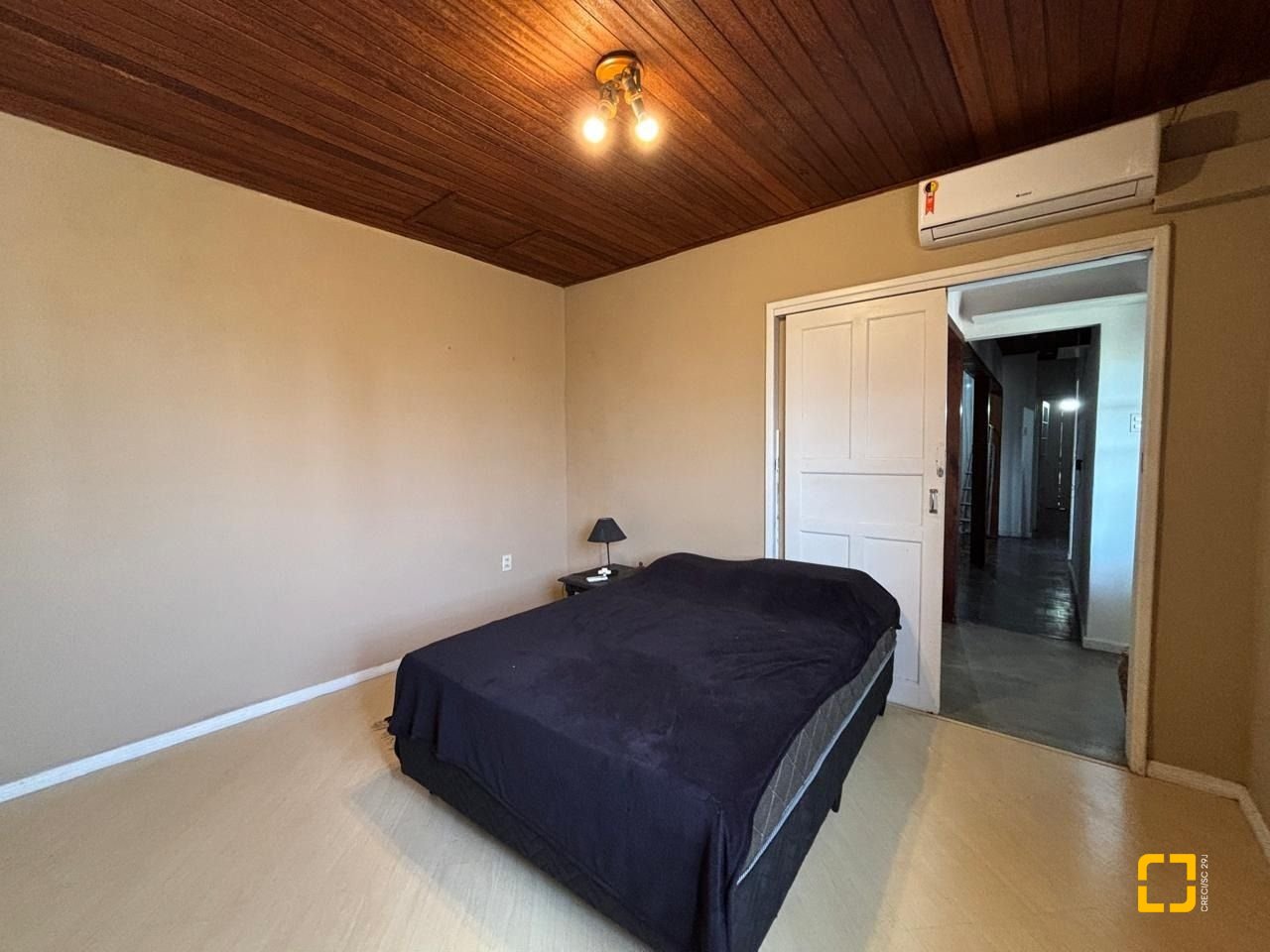 Casa com 107m², 4 quartos (sendo 1 suíte), 1 garagem, no bairro Centro em Florianópolis
