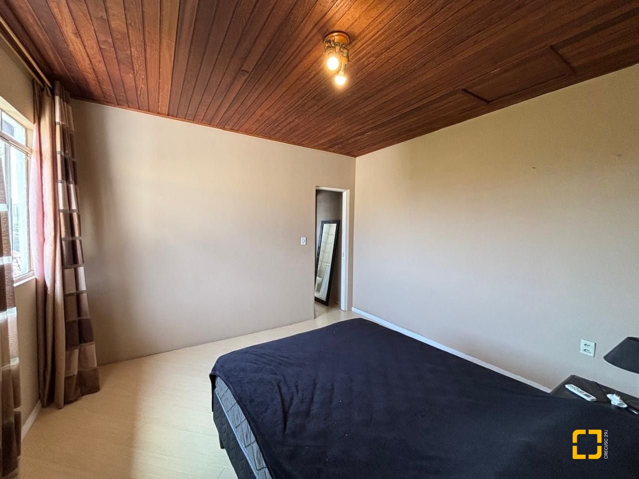 Casa com 107m², 4 quartos (sendo 1 suíte), 1 garagem, no bairro Centro em Florianópolis