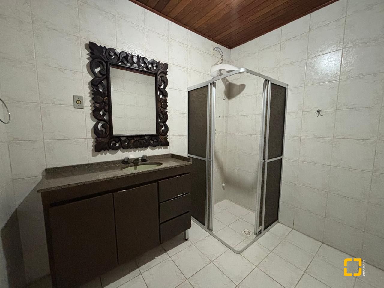 Casa com 107m², 4 quartos (sendo 1 suíte), 1 garagem, no bairro Centro em Florianópolis