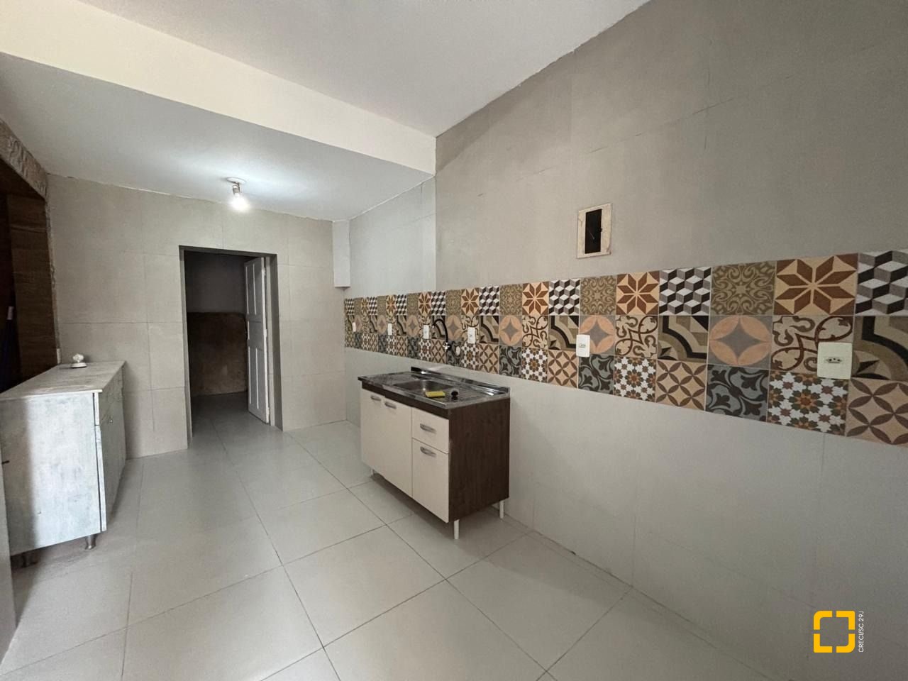 Casa com 107m², 4 quartos (sendo 1 suíte), 1 garagem, no bairro Centro em Florianópolis