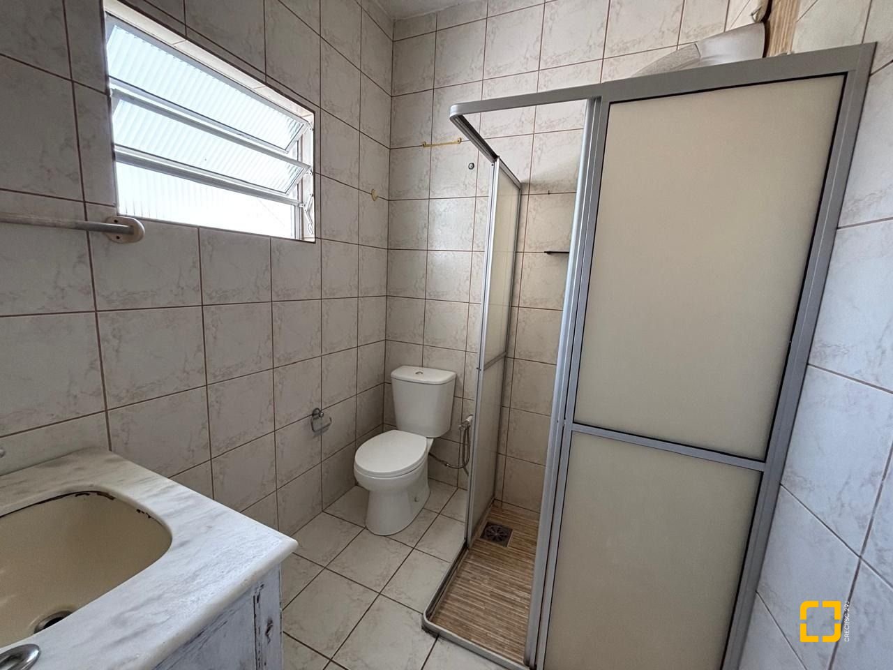 Casa com 107m², 4 quartos (sendo 1 suíte), 1 garagem, no bairro Centro em Florianópolis