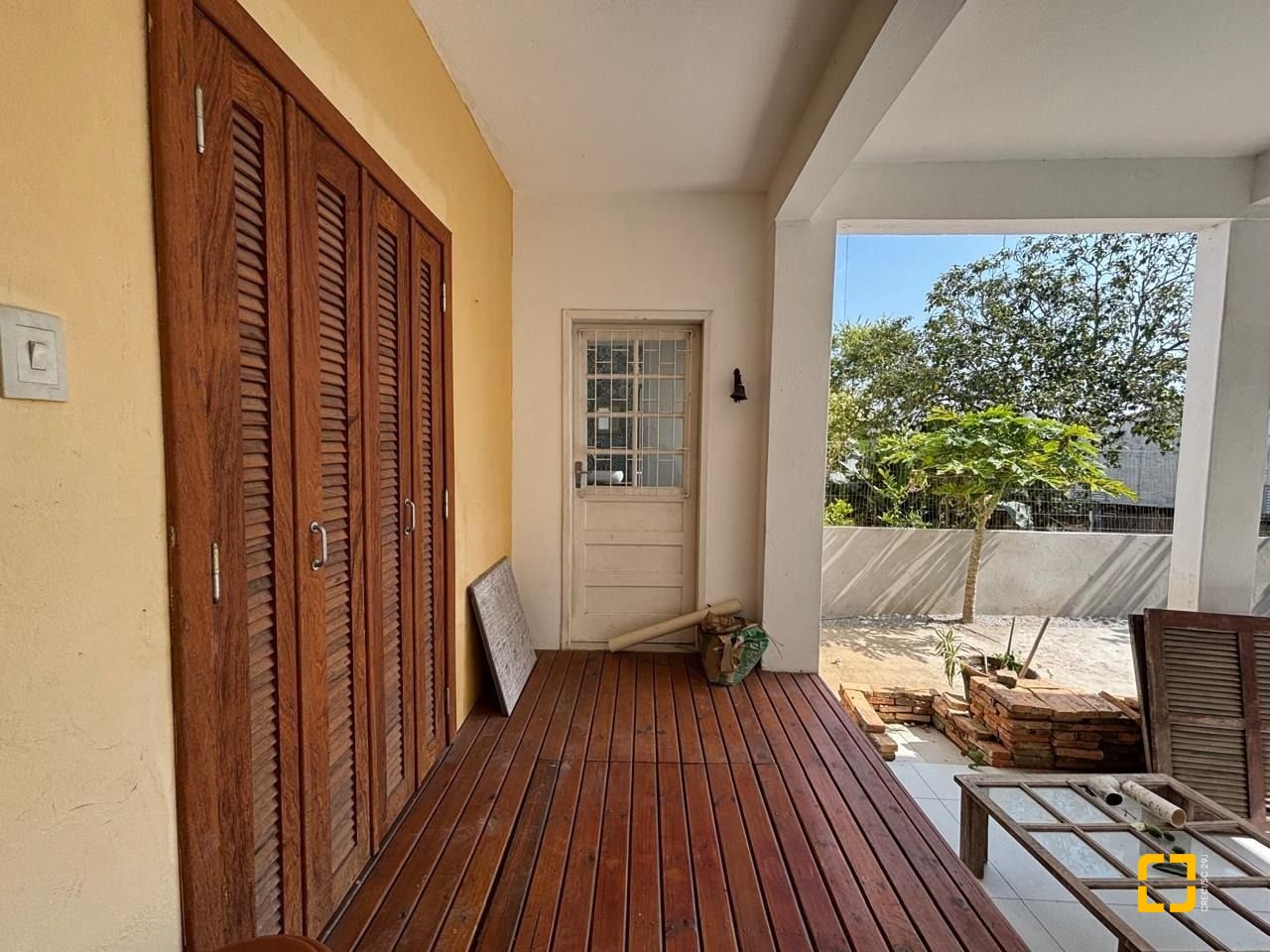 Casa com 107m², 4 quartos (sendo 1 suíte), 1 garagem, no bairro Centro em Florianópolis