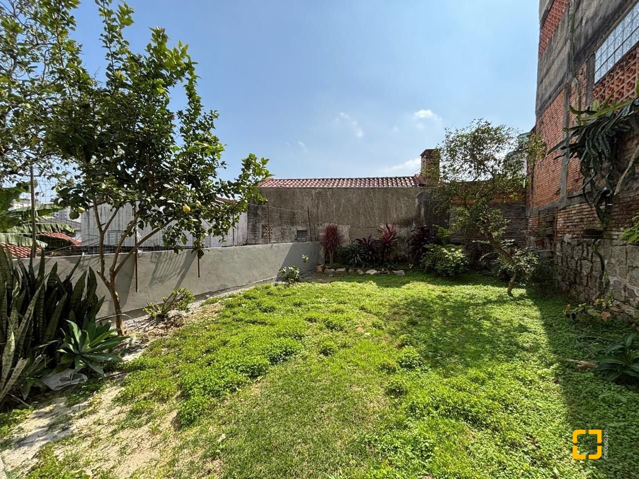 Casa com 107m², 4 quartos (sendo 1 suíte), 1 garagem, no bairro Centro em Florianópolis