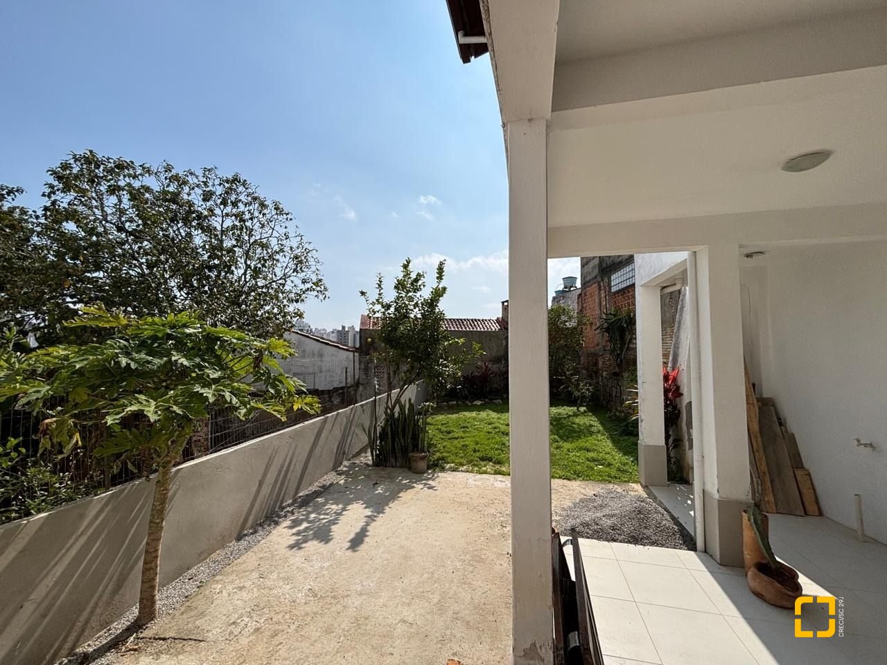 Casa com 107m², 4 quartos (sendo 1 suíte), 1 garagem, no bairro Centro em Florianópolis