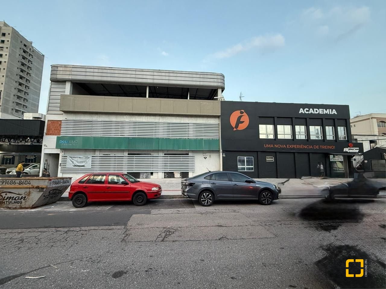 Prédio com 1250m², 10 garagens, no bairro Kobrasol em São José