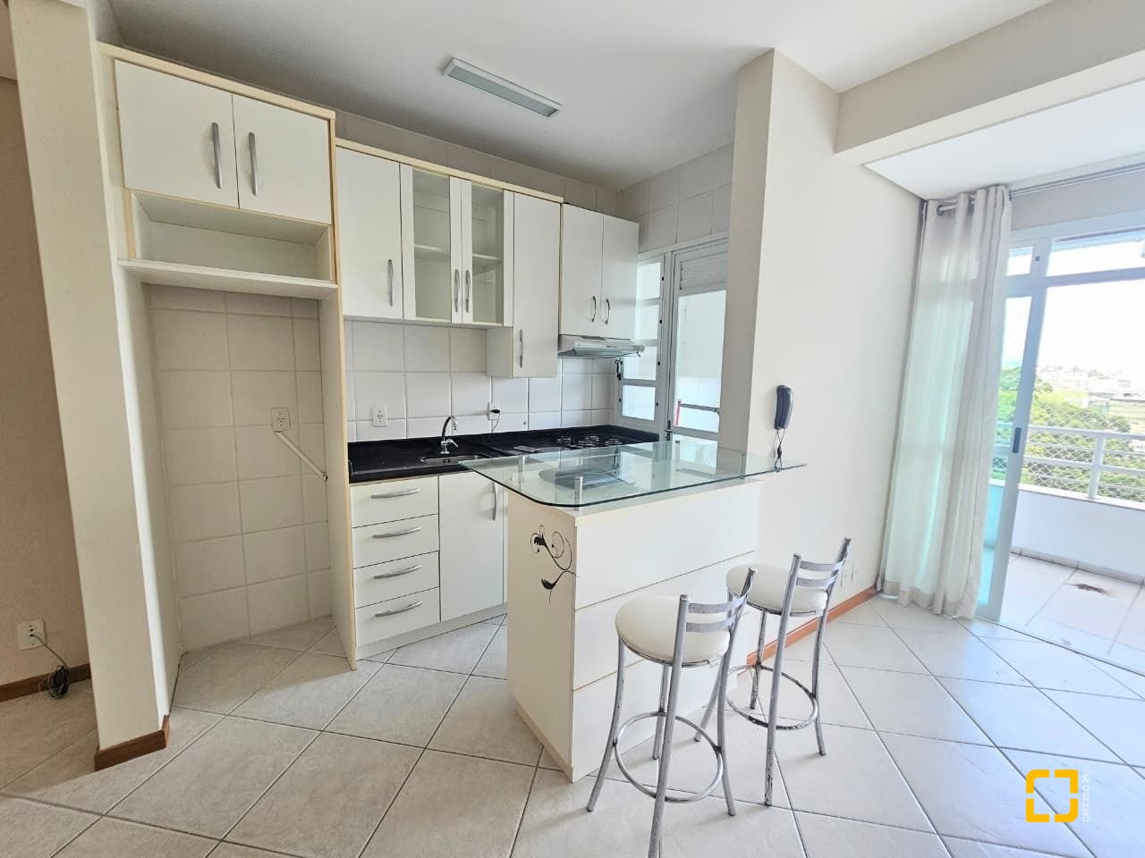 Apartamento com 49m², 1 quarto, 1 garagem, no bairro Itacorubi em Florianópolis