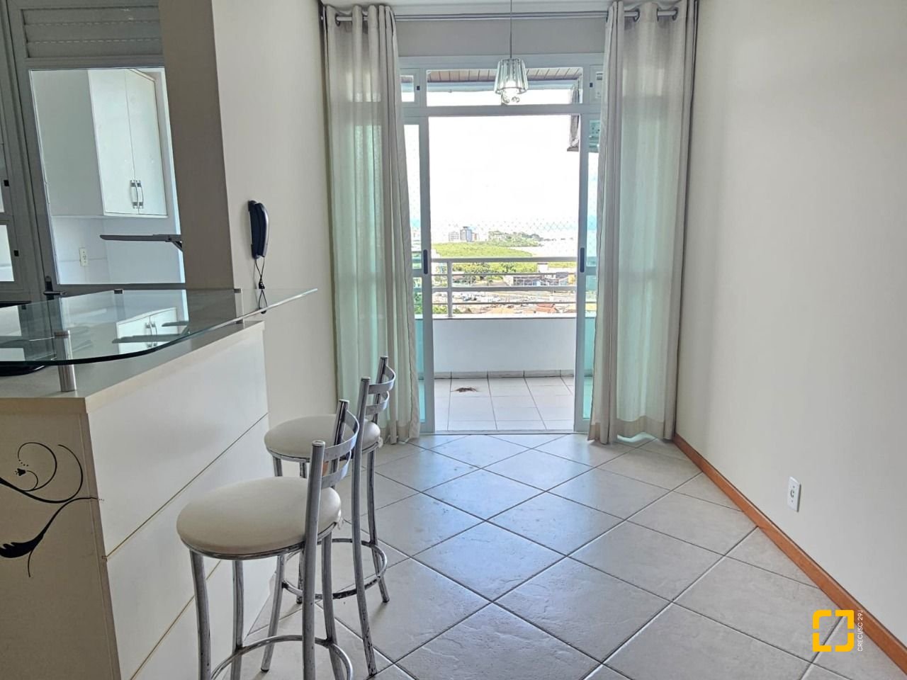 Apartamento com 49m², 1 quarto, 1 garagem, no bairro Itacorubi em Florianópolis