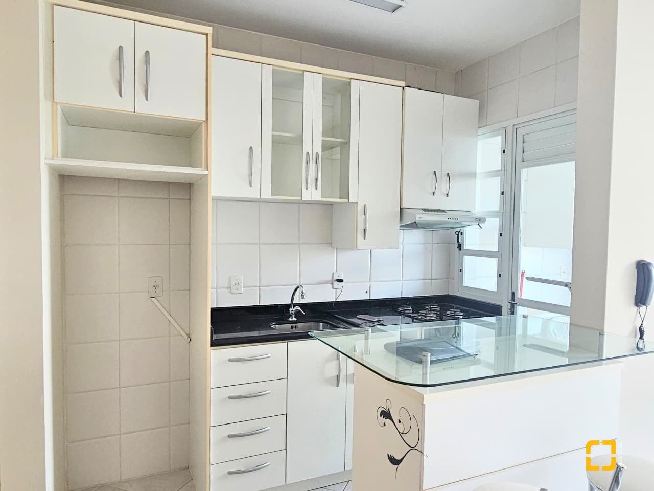 Apartamento com 49m², 1 quarto, 1 garagem, no bairro Itacorubi em Florianópolis