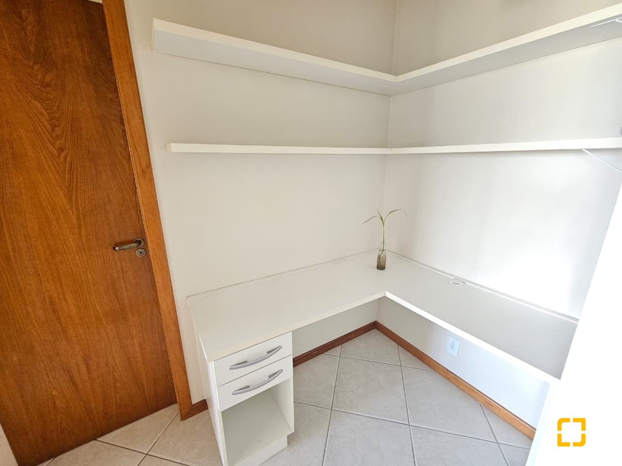 Apartamento com 49m², 1 quarto, 1 garagem, no bairro Itacorubi em Florianópolis