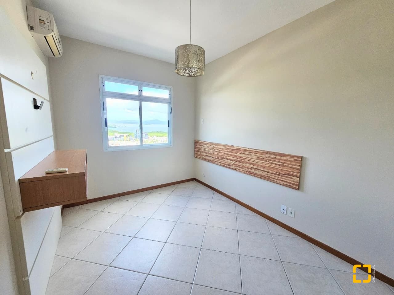 Apartamento com 49m², 1 quarto, 1 garagem, no bairro Itacorubi em Florianópolis