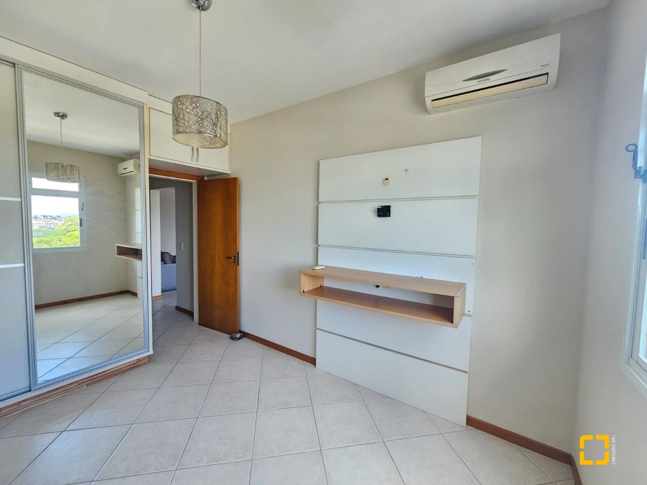 Apartamento com 49m², 1 quarto, 1 garagem, no bairro Itacorubi em Florianópolis