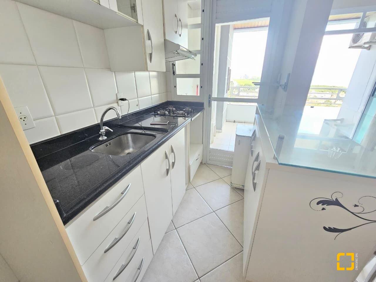 Apartamento com 49m², 1 quarto, 1 garagem, no bairro Itacorubi em Florianópolis