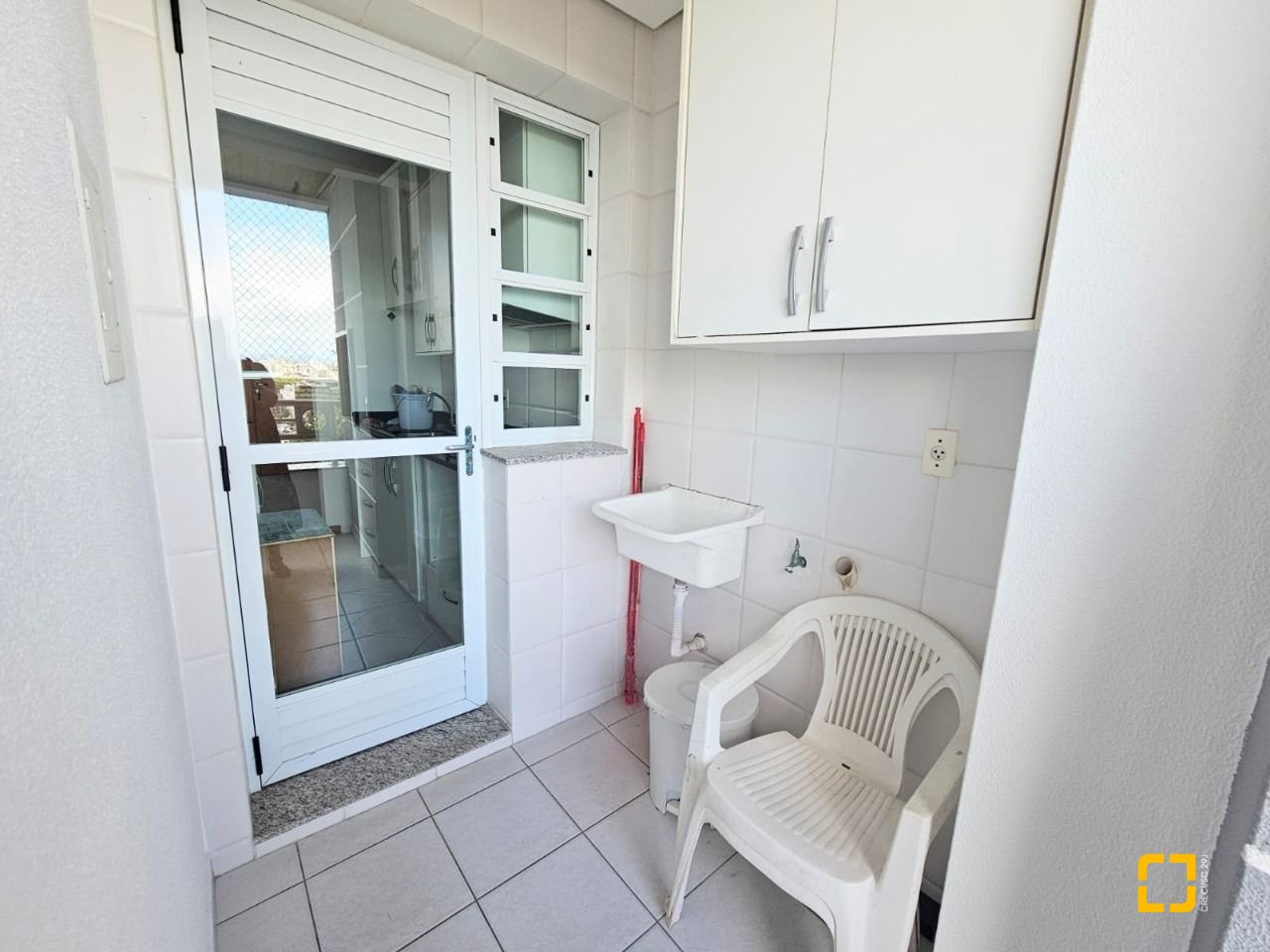 Apartamento com 49m², 1 quarto, 1 garagem, no bairro Itacorubi em Florianópolis