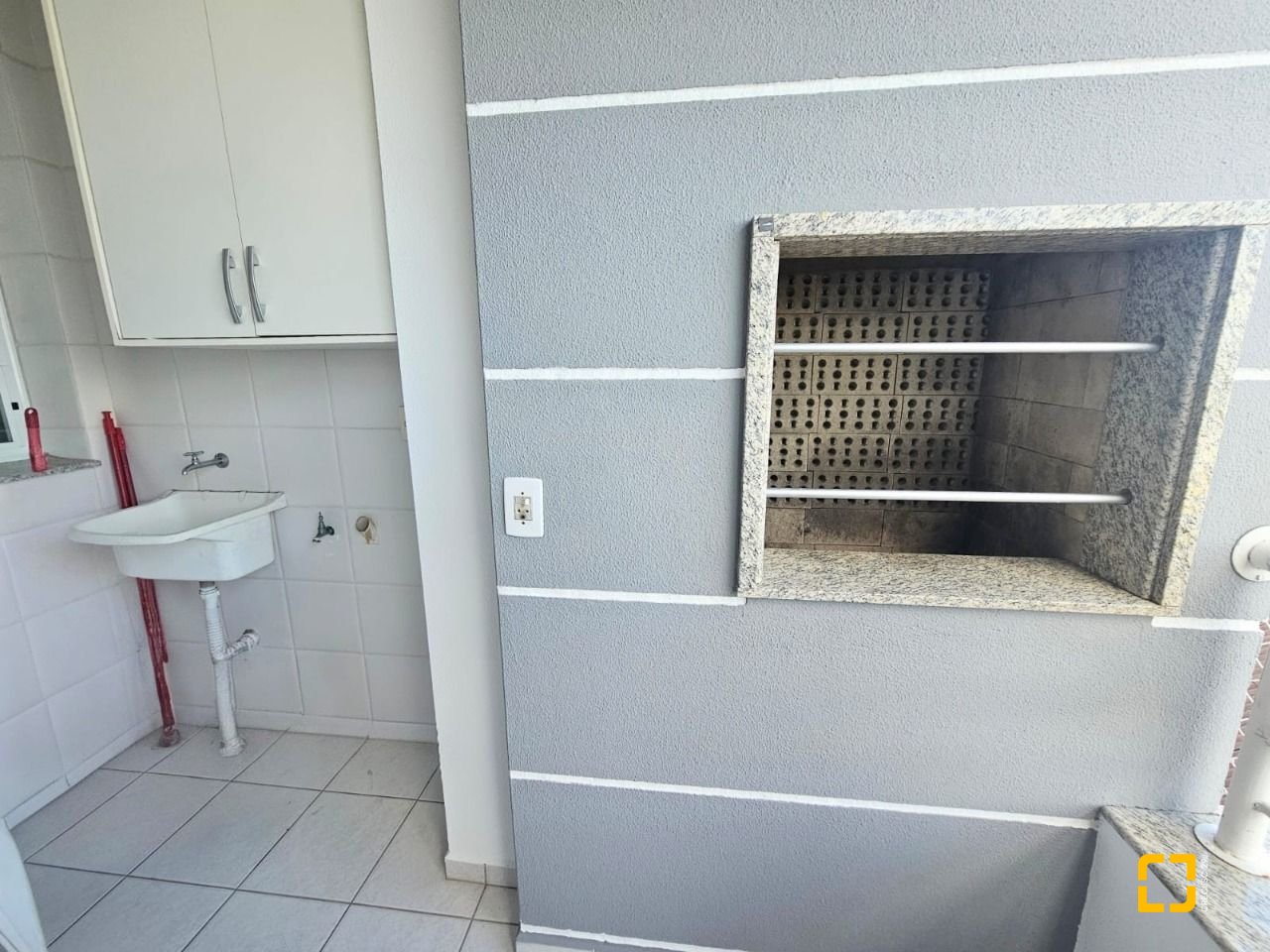 Apartamento com 49m², 1 quarto, 1 garagem, no bairro Itacorubi em Florianópolis
