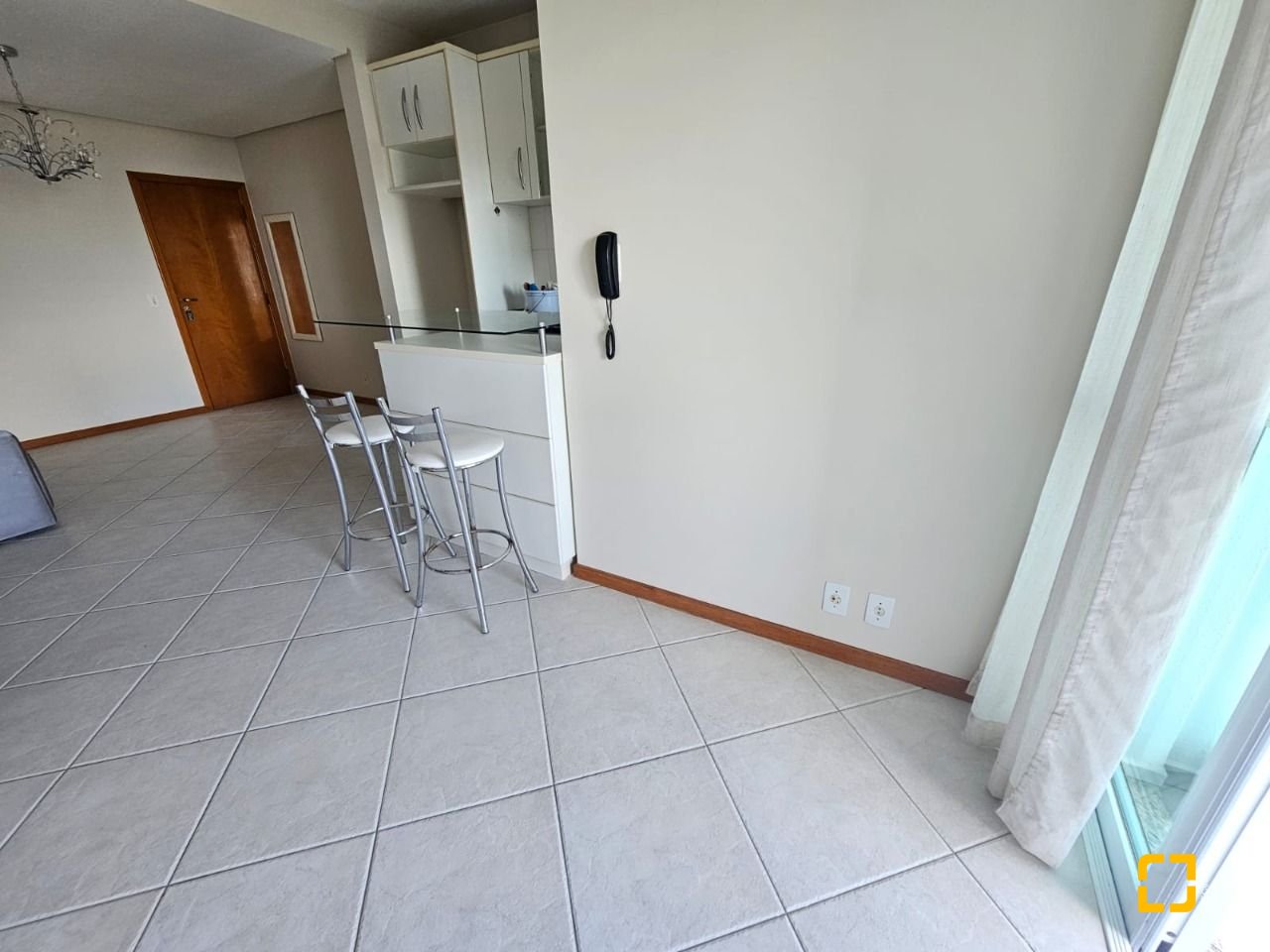 Apartamento com 49m², 1 quarto, 1 garagem, no bairro Itacorubi em Florianópolis