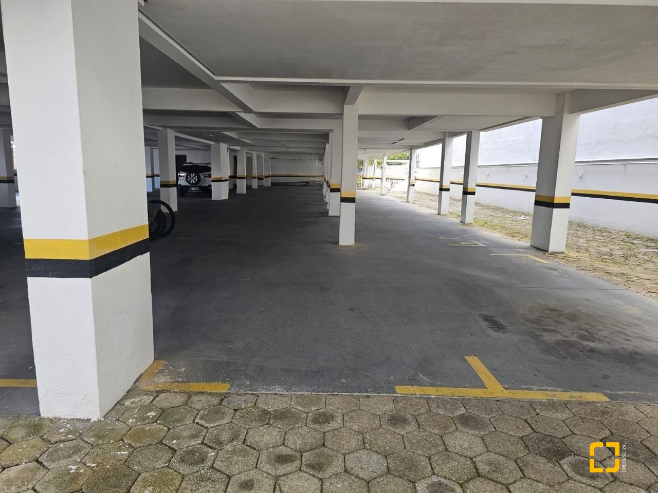 Apartamento com 49m², 1 quarto, 1 garagem, no bairro Itacorubi em Florianópolis