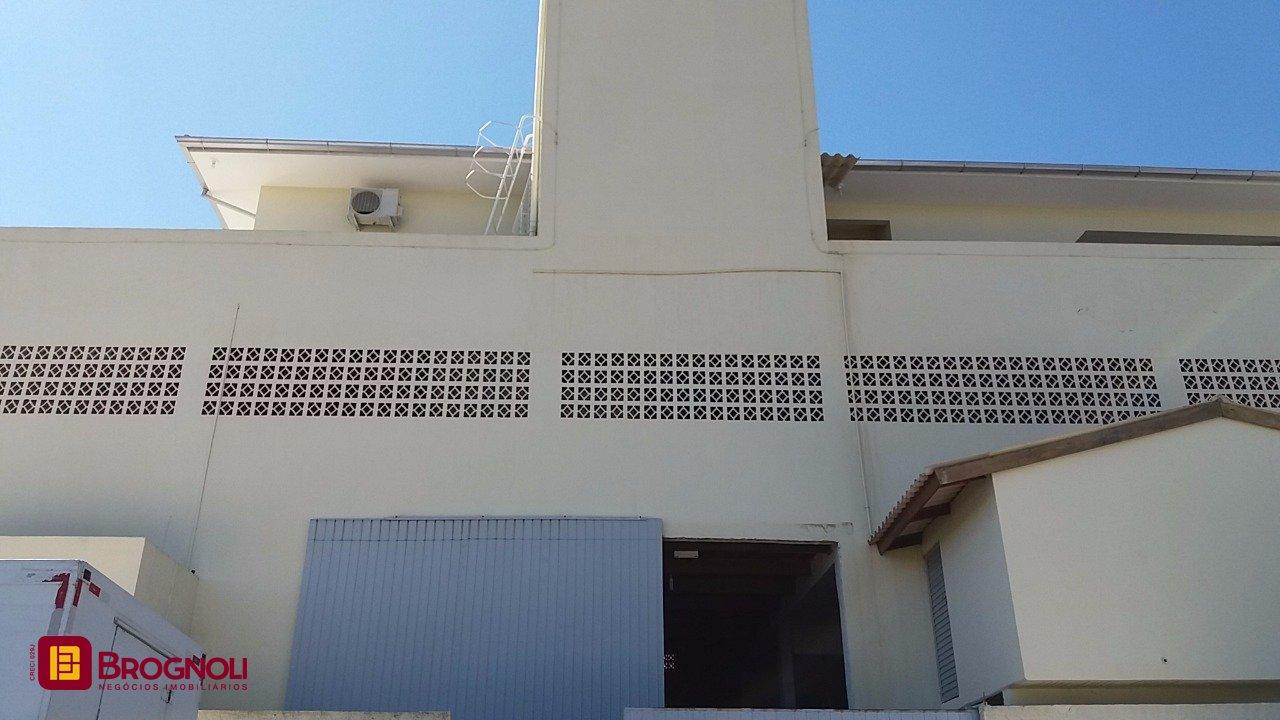 Galpão com 1270m², 6 garagens, no bairro Serraria em São José