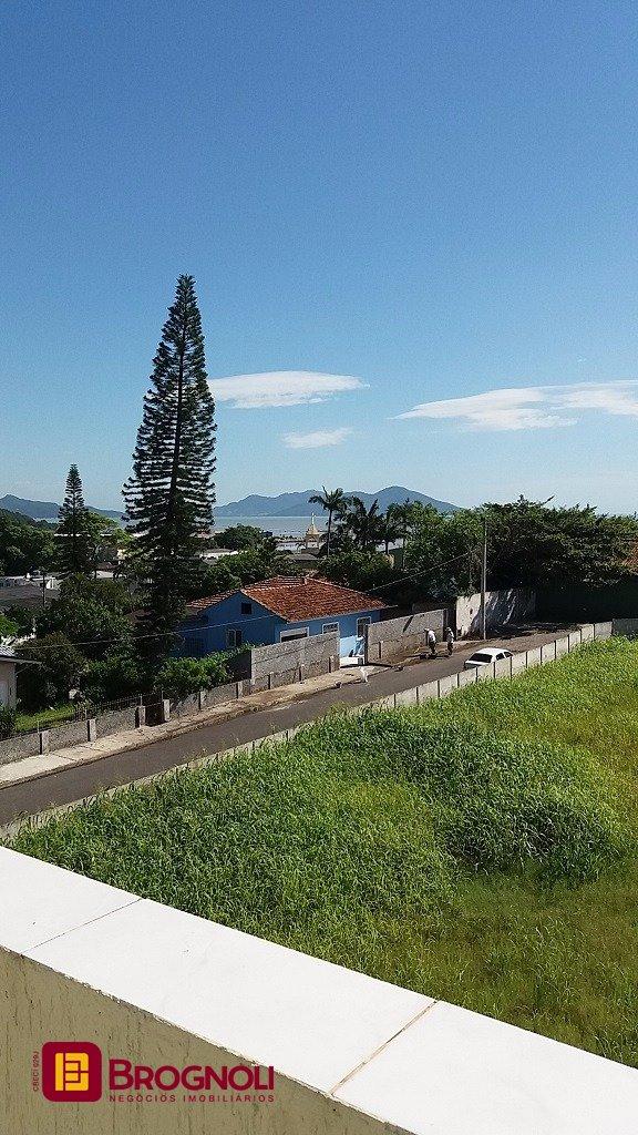 Galpão com 1270m², 6 garagens, no bairro Serraria em São José