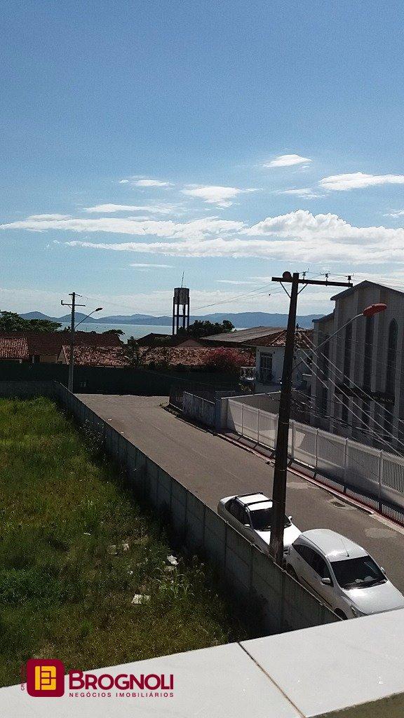 Galpão com 1270m², 6 garagens, no bairro Serraria em São José