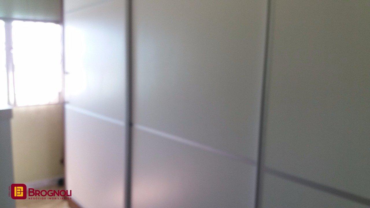 Galpão com 1270m², 6 garagens, no bairro Serraria em São José