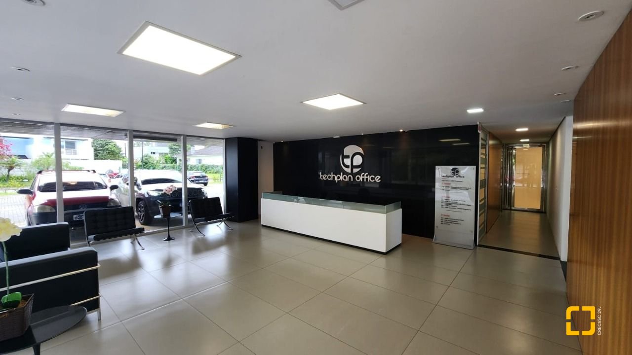 Sala com 100m², 4 garagens, no bairro Saco Grande em Florianópolis