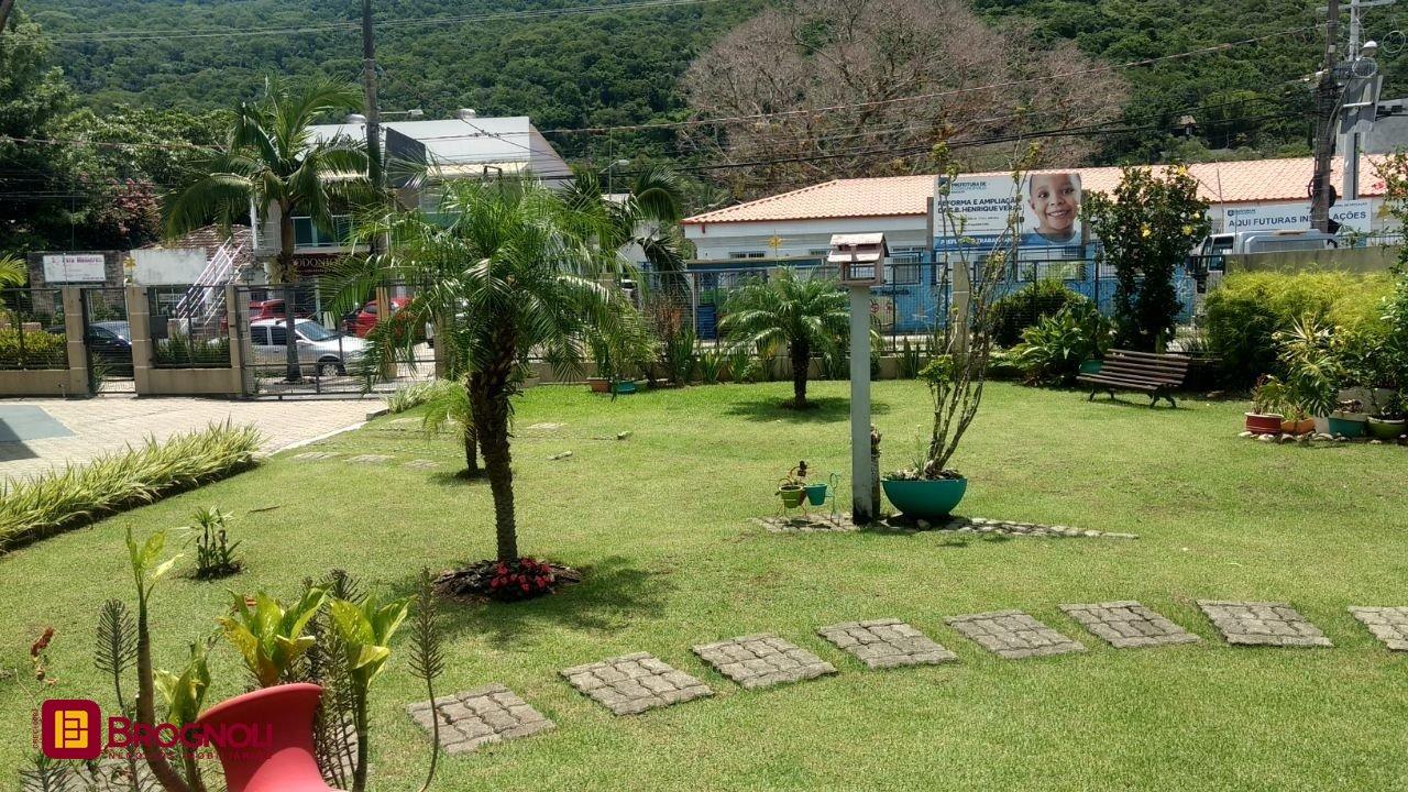 Casa com 1400m², 28 quartos, no bairro Lagoa da Conceição em Florianópolis