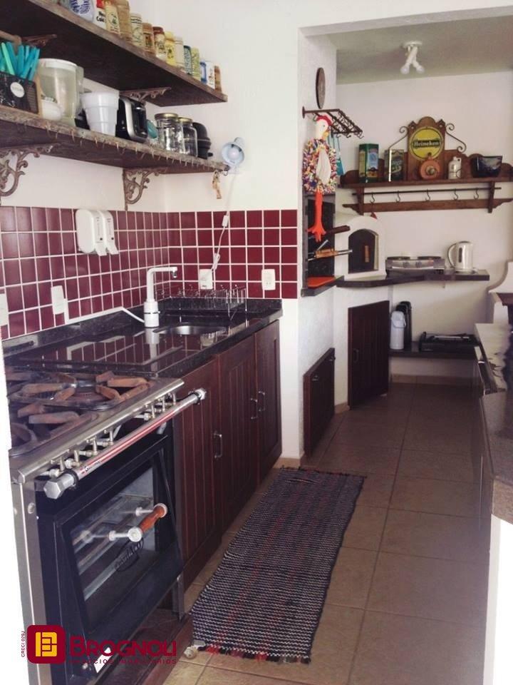 Casa com 1400m², 28 quartos, no bairro Lagoa da Conceição em Florianópolis