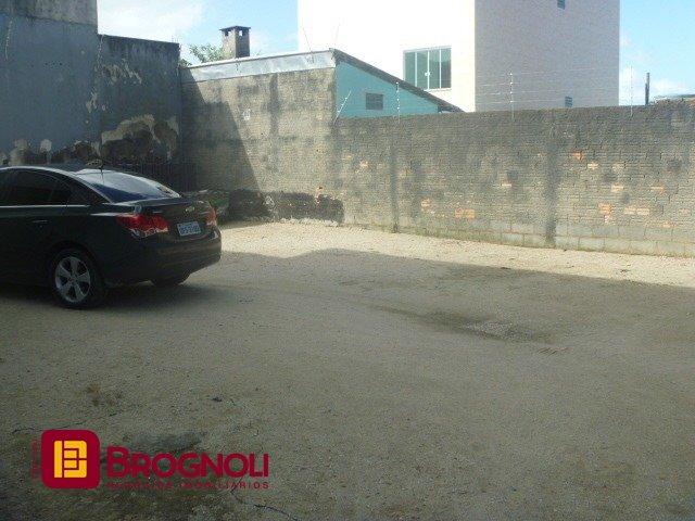 Casa com 274m², 4 quartos (sendo 1 suíte), 10 garagens, no bairro Serraria em São José