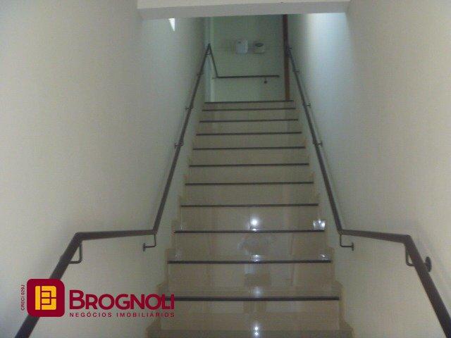 Casa com 274m², 4 quartos (sendo 1 suíte), 10 garagens, no bairro Serraria em São José