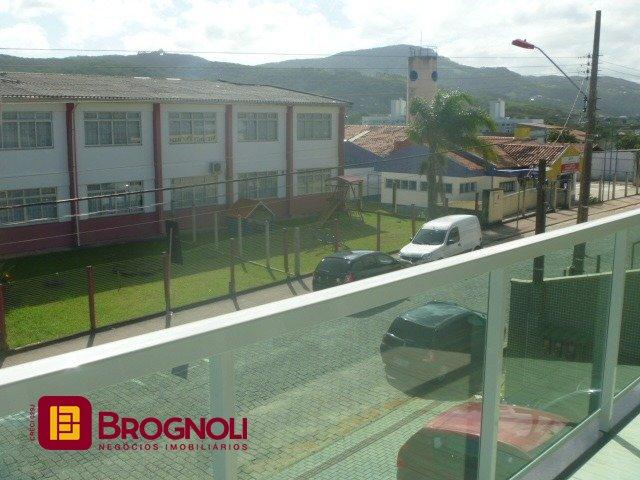 Casa com 274m², 4 quartos (sendo 1 suíte), 10 garagens, no bairro Serraria em São José