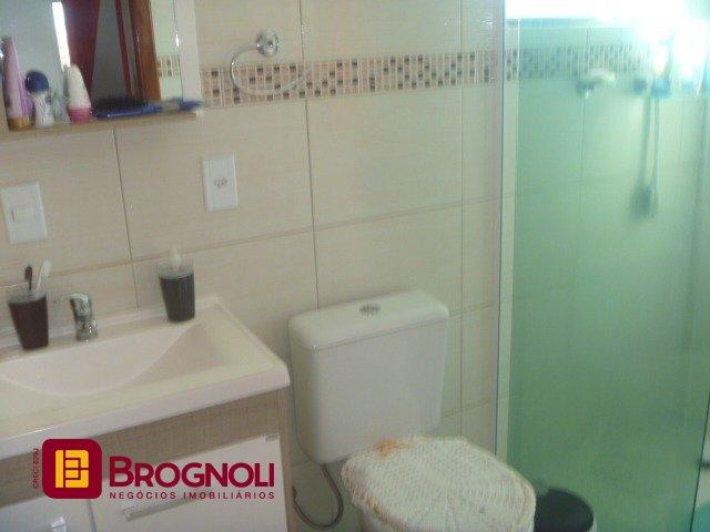 Casa com 274m², 4 quartos (sendo 1 suíte), 10 garagens, no bairro Serraria em São José