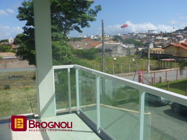 Casa com 274m², 3 quartos (sendo 1 suíte), 10 garagens, no bairro Serraria em São José