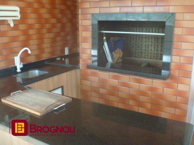 Casa com 274m², 3 quartos (sendo 1 suíte), 10 garagens, no bairro Serraria em São José