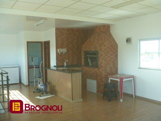 Casa com 274m², 3 quartos (sendo 1 suíte), 10 garagens, no bairro Serraria em São José