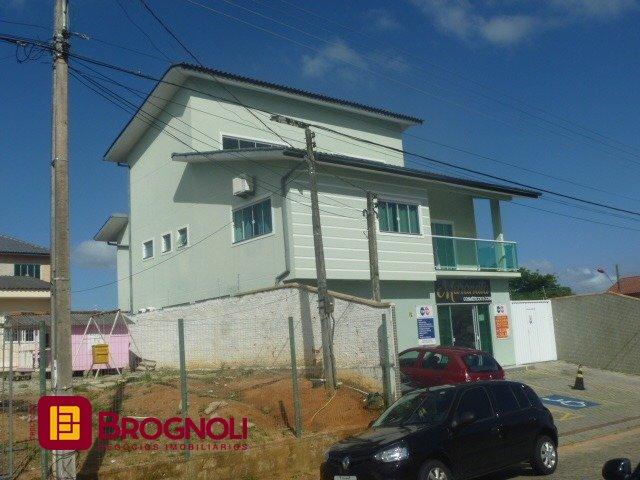Casa com 274m², 3 quartos (sendo 1 suíte), 10 garagens, no bairro Serraria em São José
