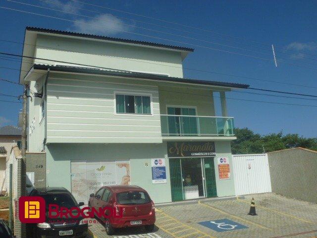 Casa com 274m², 4 quartos (sendo 1 suíte), 10 garagens, no bairro Serraria em São José