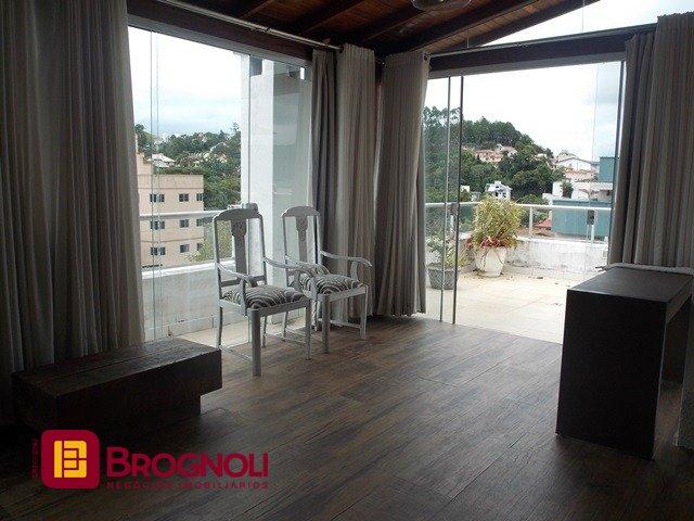 Cobertura com 163m², 4 quartos (sendo 1 suíte), 2 garagens, no bairro Trindade em Florianópolis