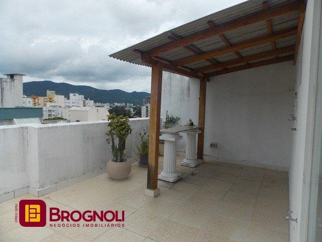Cobertura com 163m², 4 quartos (sendo 1 suíte), 2 garagens, no bairro Trindade em Florianópolis
