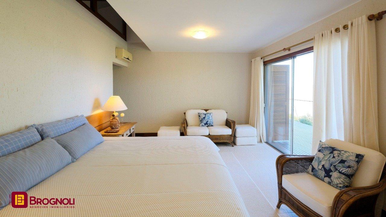 Casa de Condomínio com 517m², 5 quartos (sendo 2 suítes), no bairro Armação Piedade em Governador Celso Ramos