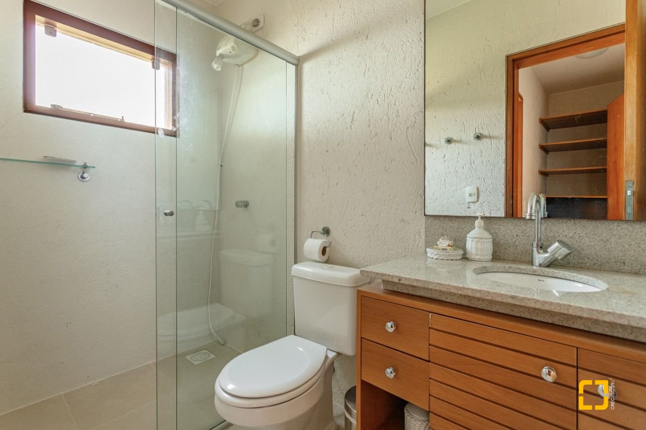 Casa de Condomínio com 517m², 5 quartos (sendo 2 suítes), no bairro Armação Piedade em Governador Celso Ramos