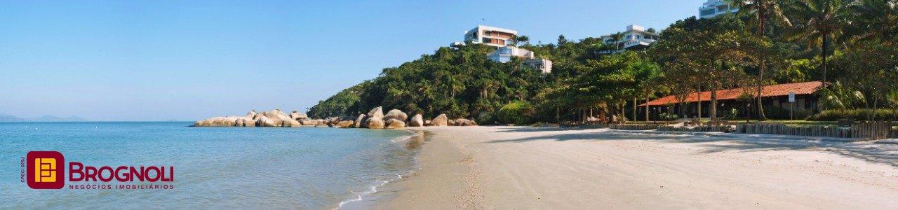Casa de Condomínio com 517m², 5 quartos (sendo 2 suítes), no bairro Armação Piedade em Governador Celso Ramos