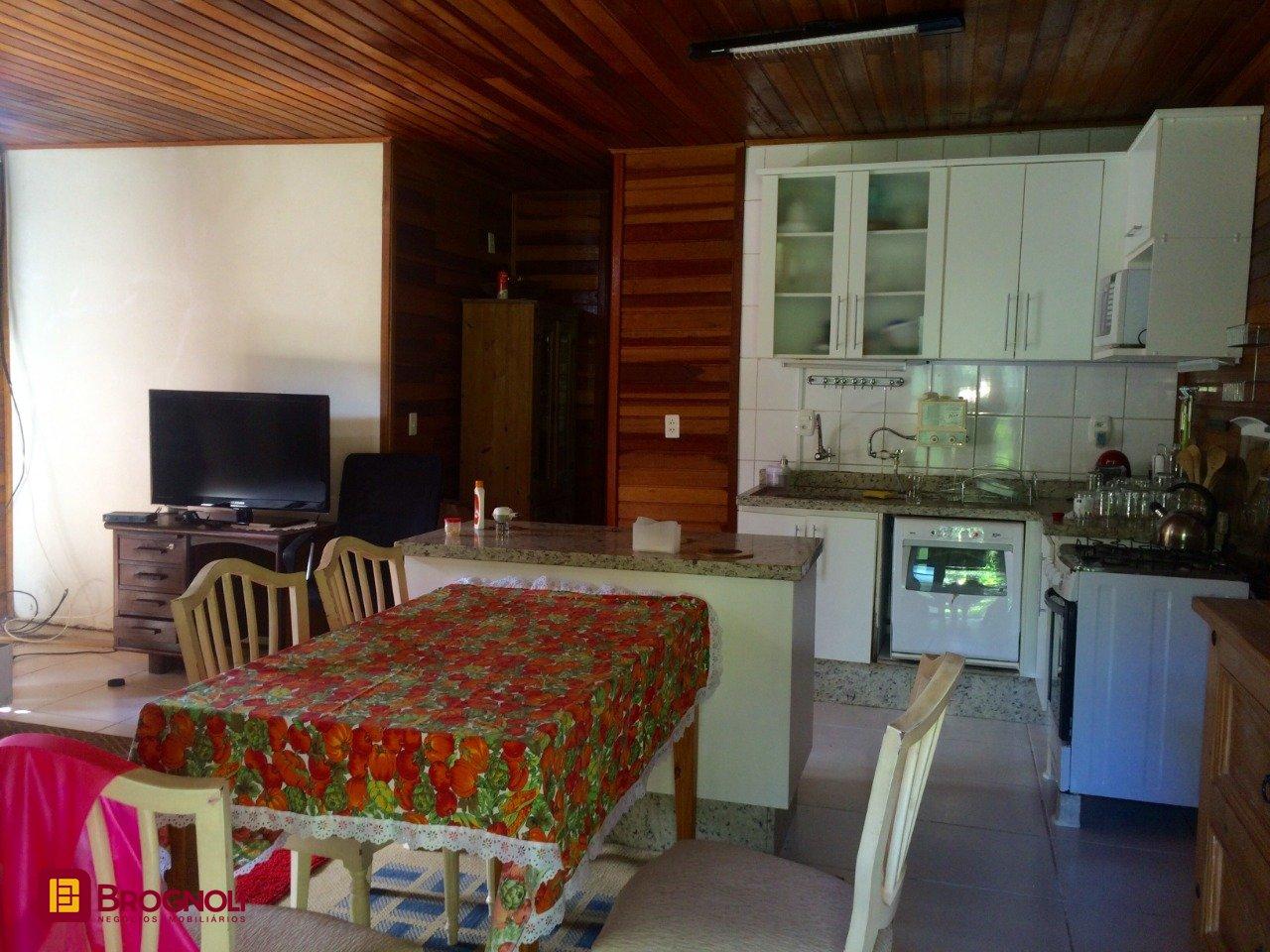 Sítio com 17763m², 3 quartos (sendo 1 suíte), 1 garagem, no bairro Vargem Pequena em Florianópolis