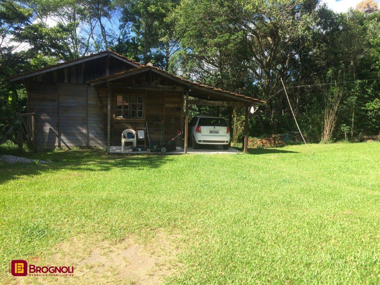Sítio com 17763m², 3 quartos (sendo 1 suíte), 1 garagem, no bairro Vargem Pequena em Florianópolis