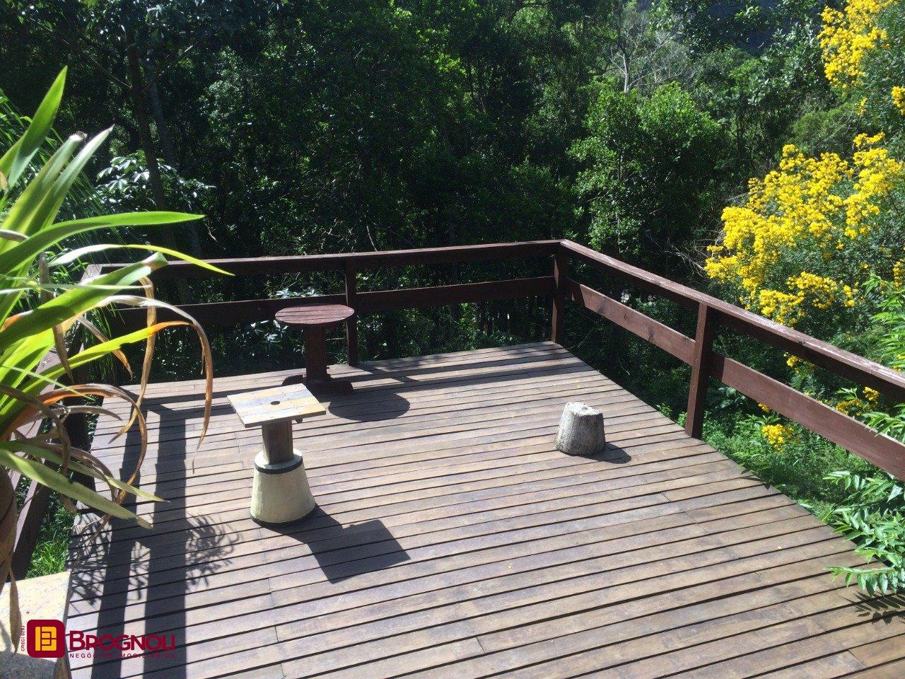 Sítio com 17763m², 3 quartos (sendo 1 suíte), 1 garagem, no bairro Vargem Pequena em Florianópolis