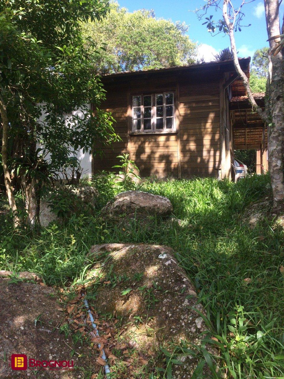 Sítio com 17763m², 3 quartos (sendo 1 suíte), 1 garagem, no bairro Vargem Pequena em Florianópolis