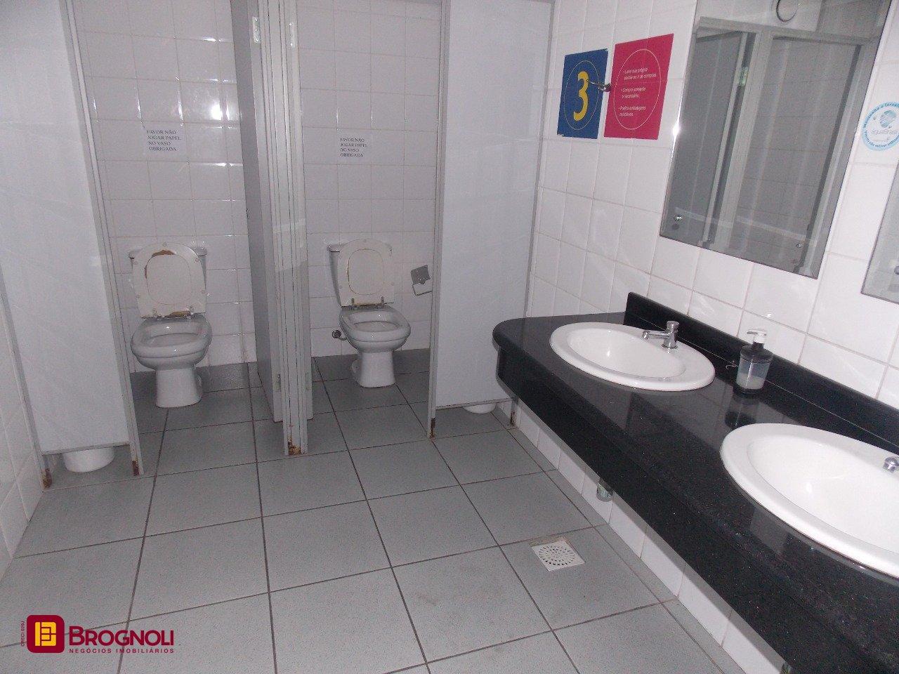 Loja com 1137m², no bairro Centro em Florianópolis