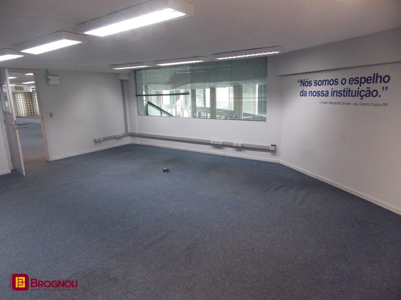 Loja com 1137m², no bairro Centro em Florianópolis