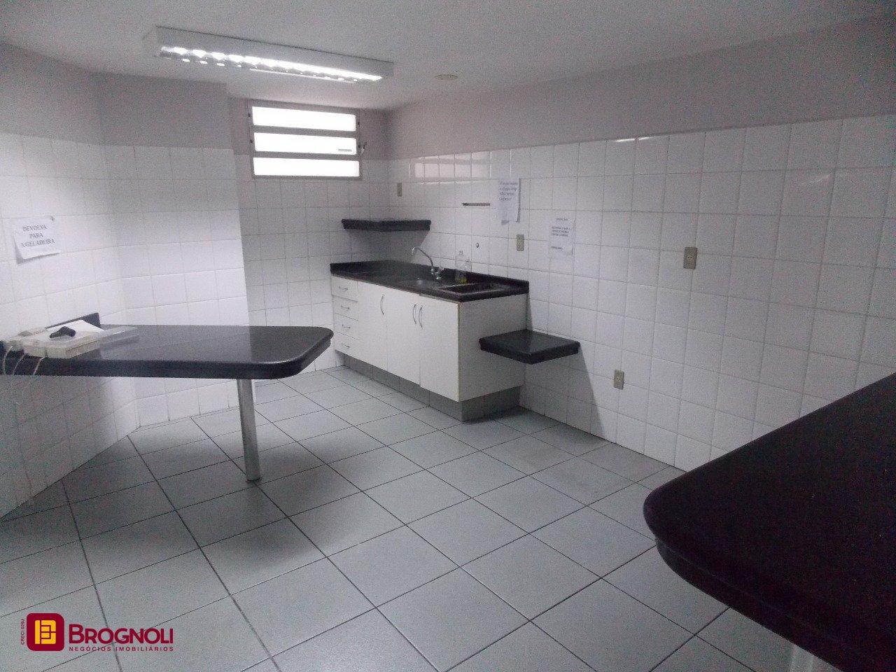 Loja com 1137m², no bairro Centro em Florianópolis